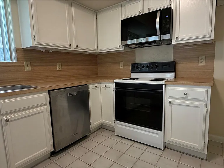 11614 Inga Ln — Photo 10
