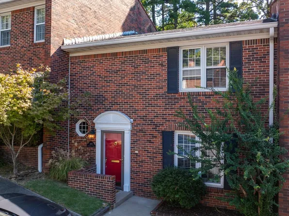 405 Cambridge Place Dr, Little Rock, AR 72227