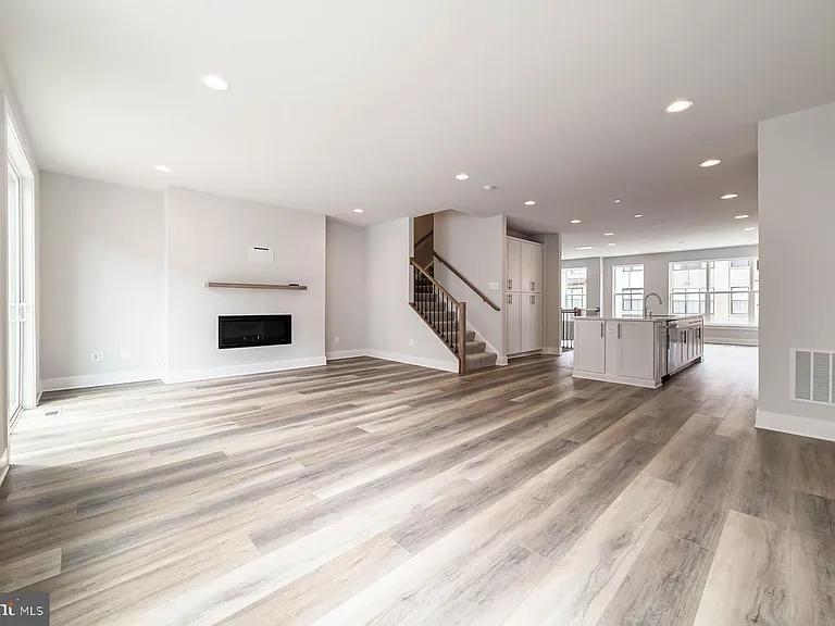 6227 Almerico Pl — Photo 3
