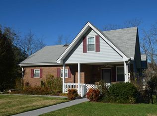 825 Navaho Dr, Newport, TN 37821