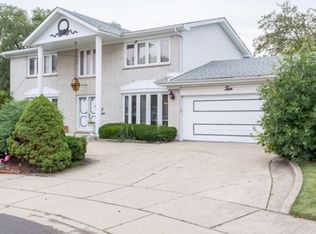 10 Reba Ct, Morton Grove, IL 60053
