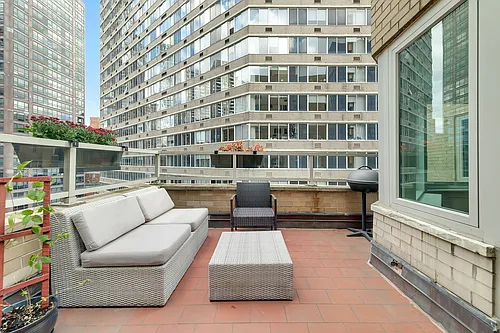 411 E 53rd St #14B Photo 1