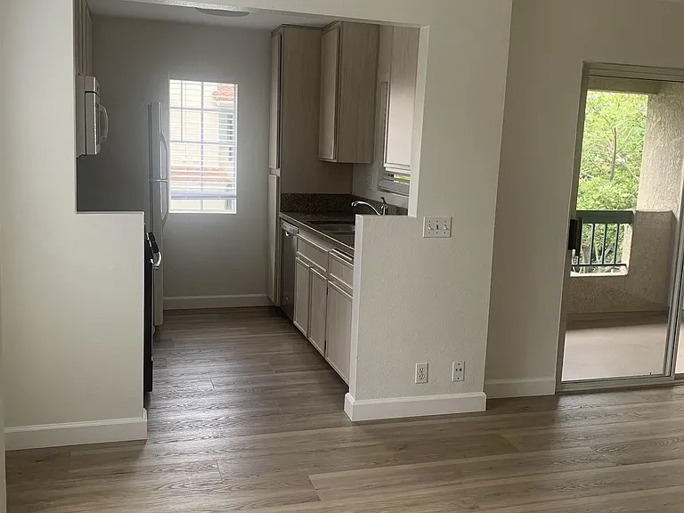 10656 Aderman Ave #30 — Photo 4