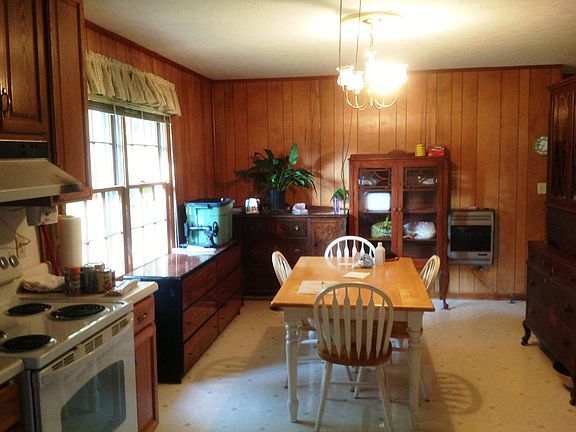 3rd image of 229 Diane Dr SE