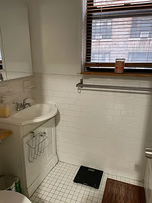 Sold by Fay Kong, LREB | media 9