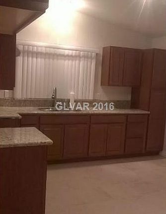 4th image of 3926 Arizona Ave