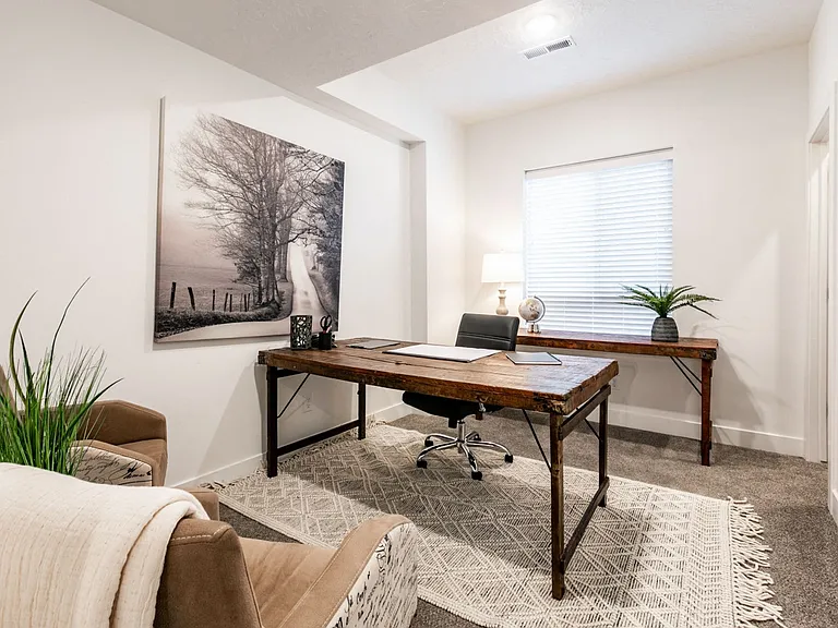 Central Heights Townhomes — Photo 36