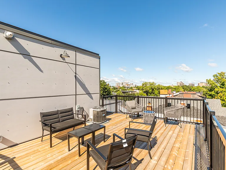 240 Blackburn Ave — Photo 44
