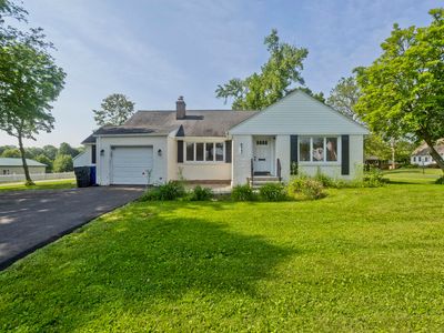 677 Thompsonville Road, Suffield, CT, 06078