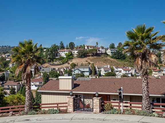 3rd image of 337 Clifton Ave