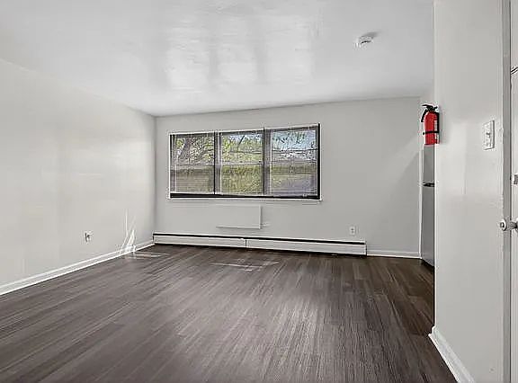 3rd image of 1 Bruce Park Dr #B2