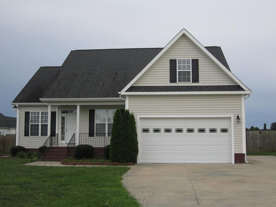 1st image of 204 Heron Dr