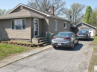 905 Glendale St, Benton, IL 62812