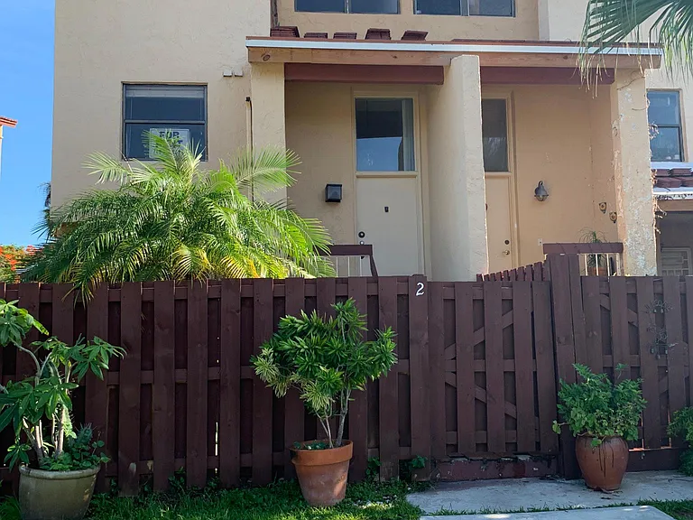 281 W Park Dr #2 — Photo 37