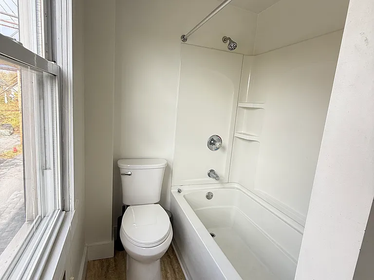 15 Albany St #4 — Photo 8