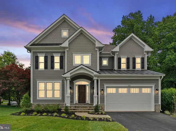 603 Valley Dr SE, Vienna, VA 22180