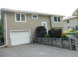 5806 S 113th St, Omaha, NE 68137