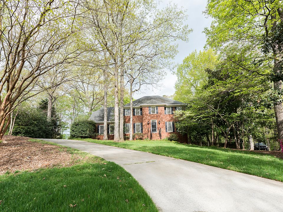 1st image of 460 Saddlebrook Dr