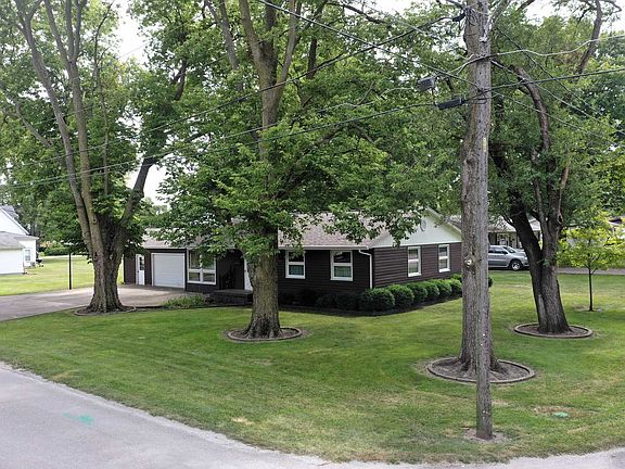 3rd image of 216 W Lee St
