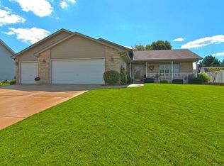 13201 Snowberry Ln, Saint John, IN 46373