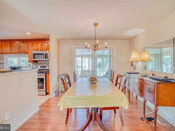 4th image of 407 Keats Rd