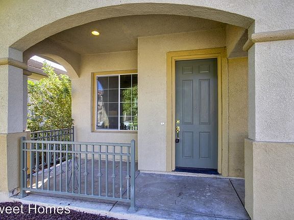3rd image of 3221 Beretania Way