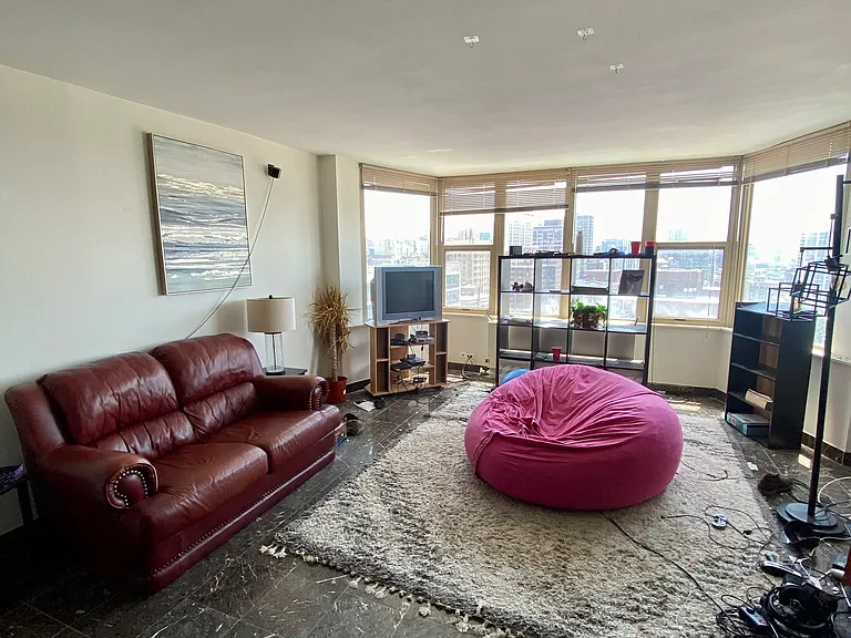 525 W Hawthorne Pl #2105 — Photo 5