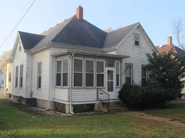 500 W Adams St, Clinton, IL 61727