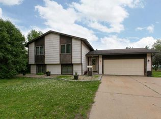 9790 Heath Ave S, Cottage Grove, MN 55016