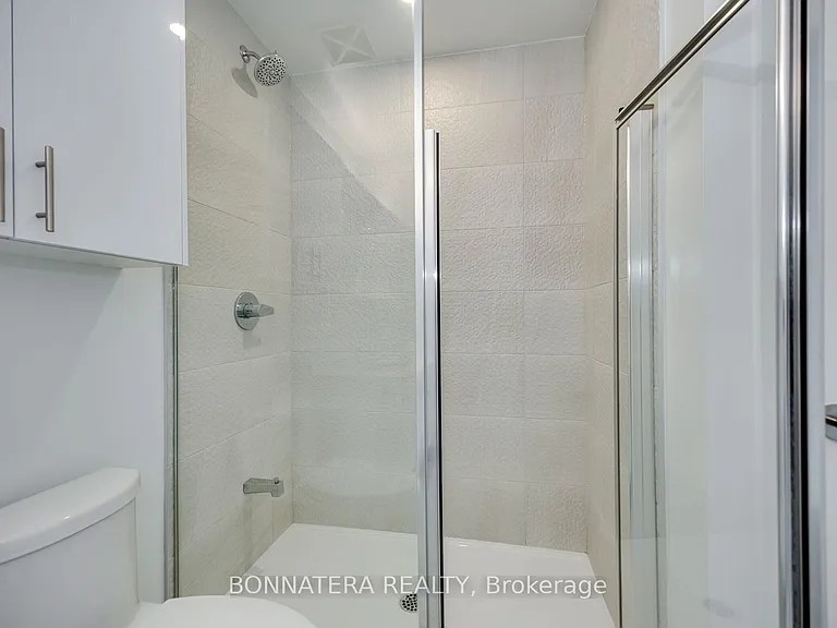 5105 Hurontario St #408 — Photo 28