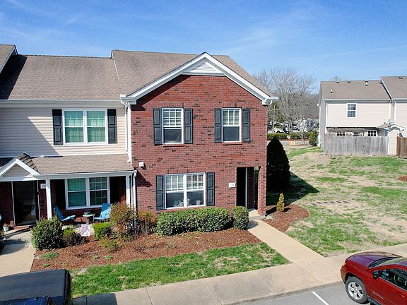 2nd image of 138 Oak Valley Cir