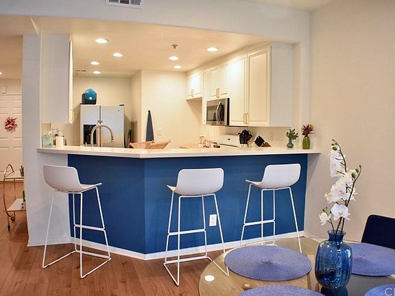 4th image of 861 S Windsor Blvd APT 104