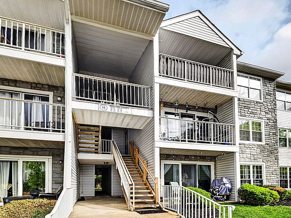 2nd image of 40 Willow Ct