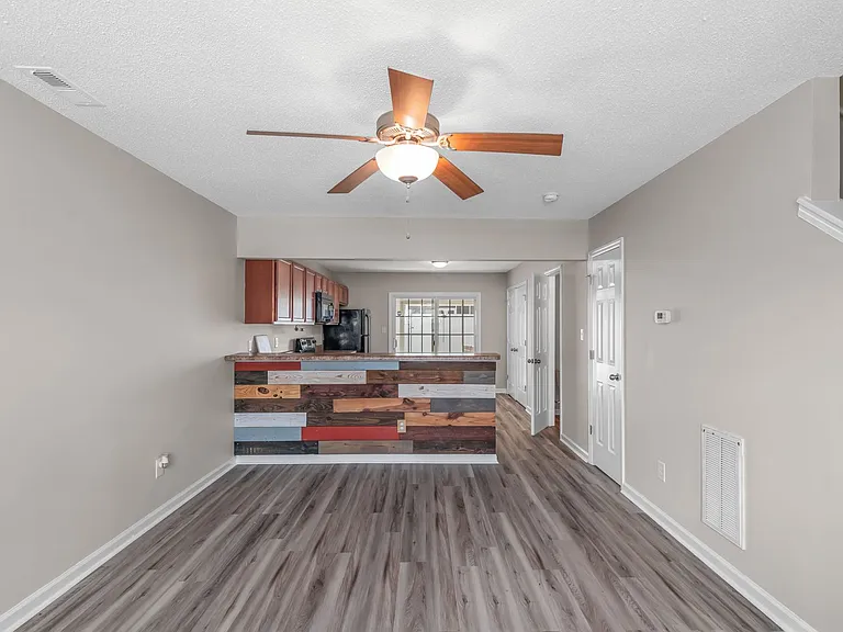 1004 Banister Loop — Photo 8