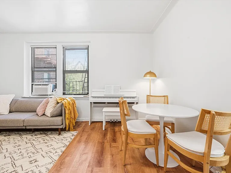 6264 Saunders St #3P — Photo 11