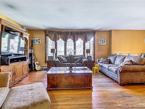 5th image of 15 Lee Ave