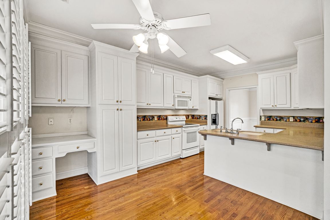 next background image