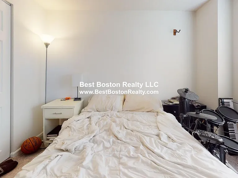 175 Beacon St #406 — Photo 6