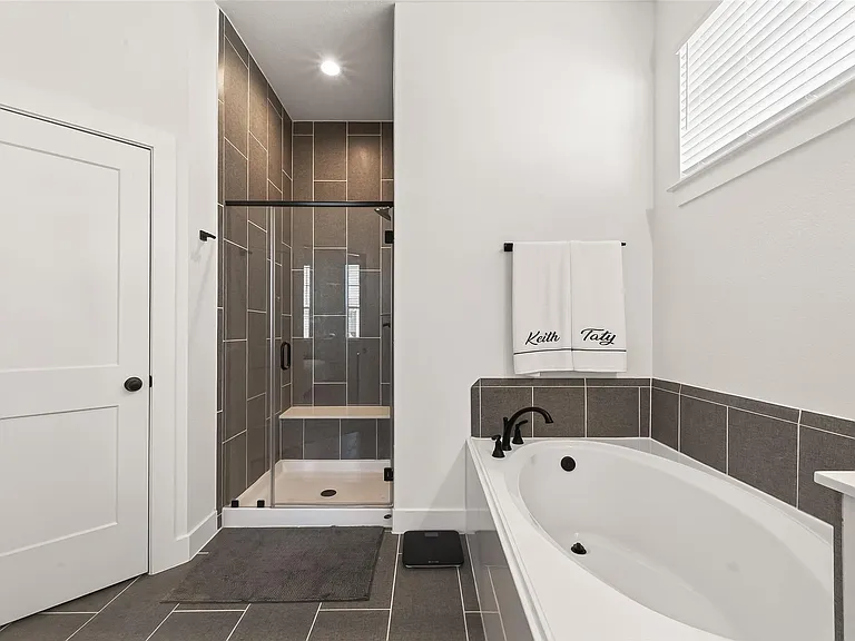 21163 Medina River Dr — Photo 17