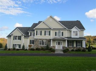10 Lafayette Dr, Katonah, NY 10536