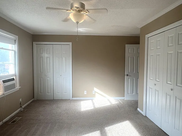 137 N Springs Ct — Photo 13