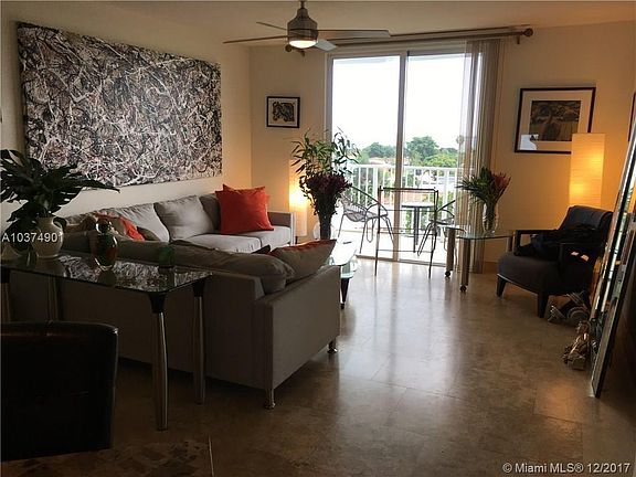 4th image of 1555 N Treasure Dr APT 515