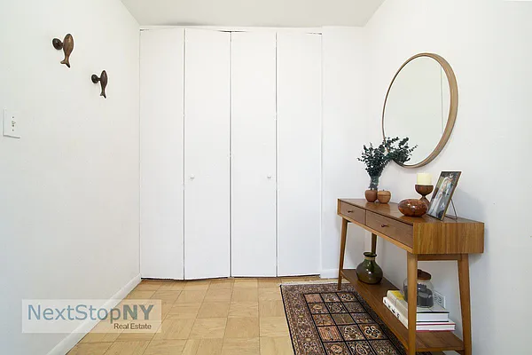 Rented by NextStopNY | media 6