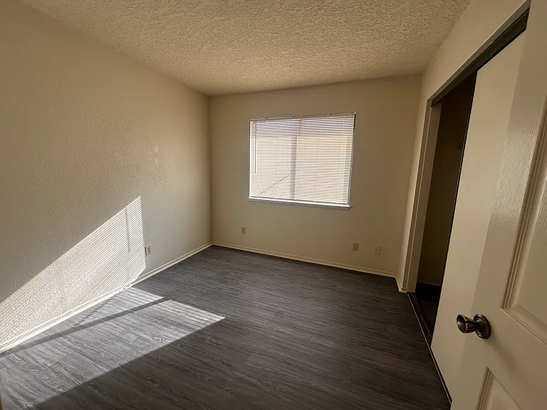 16086 Green Hill Dr #B — Photo 8