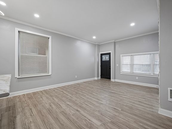3rd image of 5031 Walnut St Floor 1