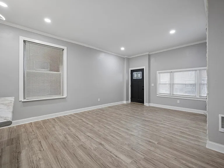 5031 Walnut St #1 — Photo 3