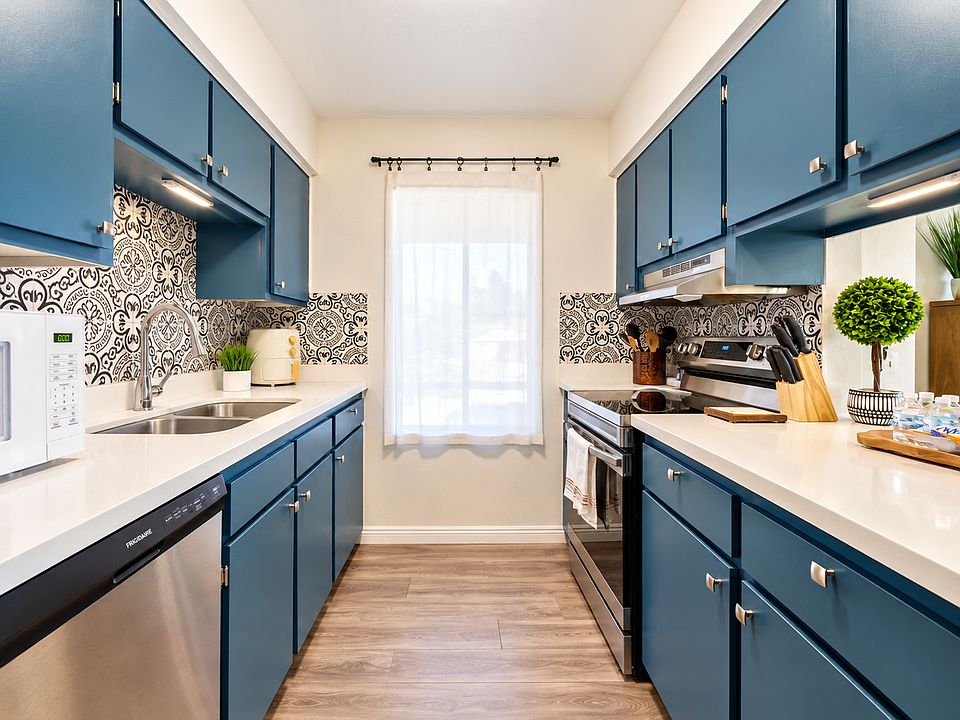 1st image of 1778 W 28th St
