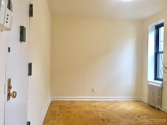 Rented by City Connections Realty | media 10