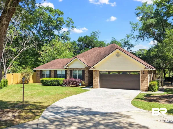 632 E Pedigo Ave, Foley, AL 36535