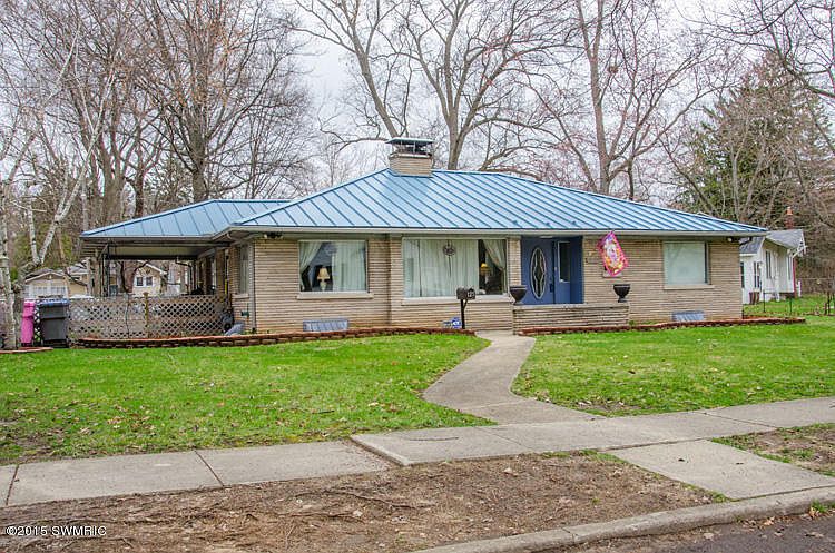 1st image of 125 Forest Ave